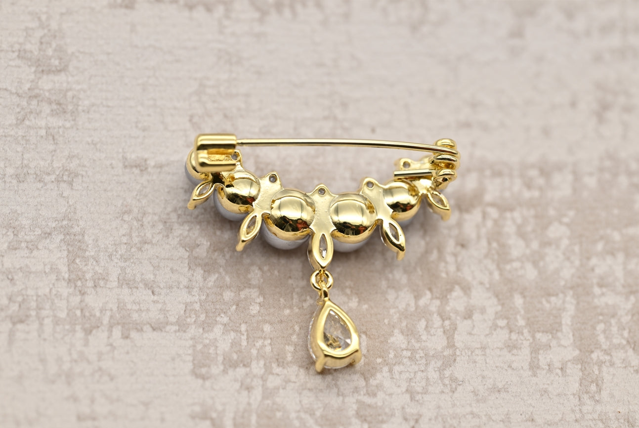 Elegant Pearl and Crystal Drop Brooch