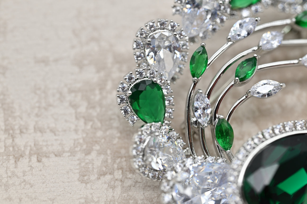 Elegant Emerald and Diamond Cluster Brooch