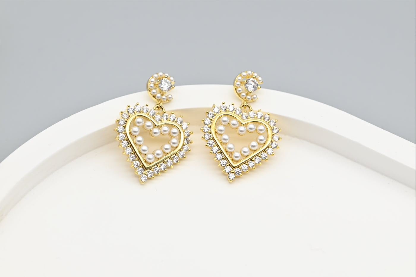 Romantic Gold-Tone Heart Earrings with Pearls and Crystals
