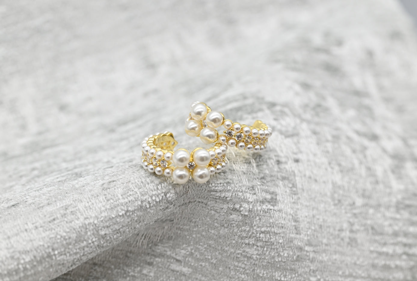 Chic Gold-Tone Pearl Cluster Earings