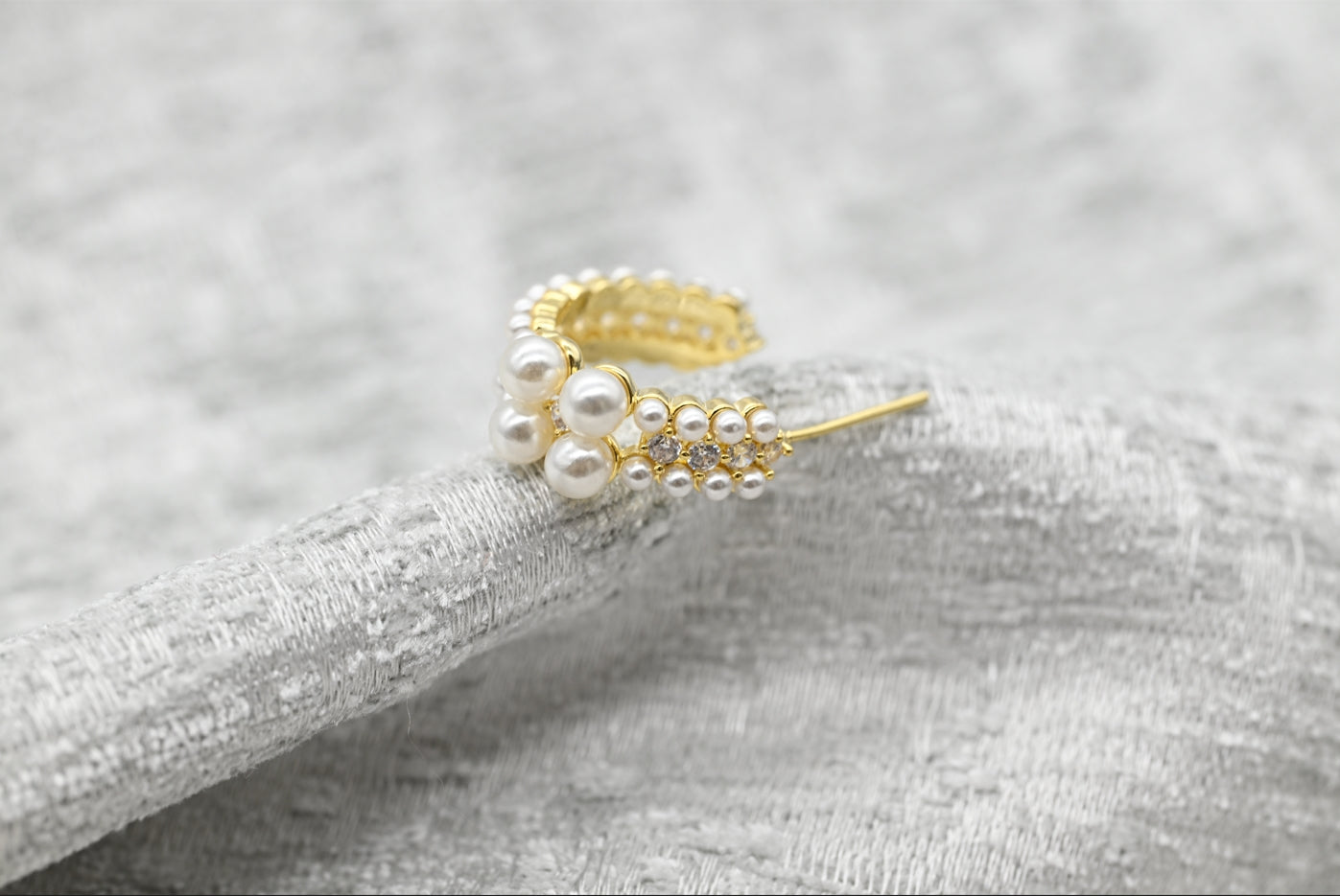 Chic Gold-Tone Pearl Cluster Earings
