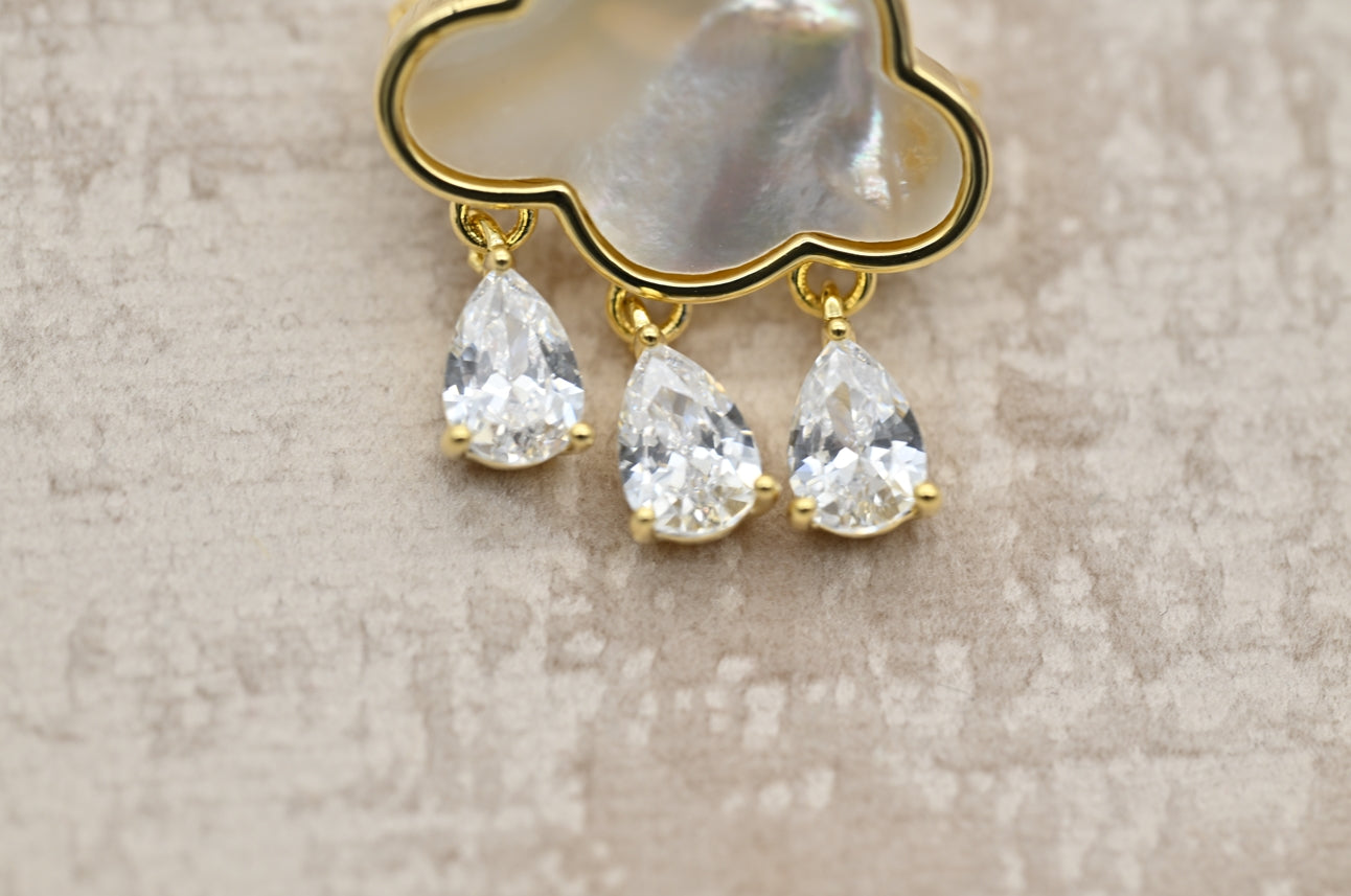 Elegant Cloud Brooch with Crystal Raindrops