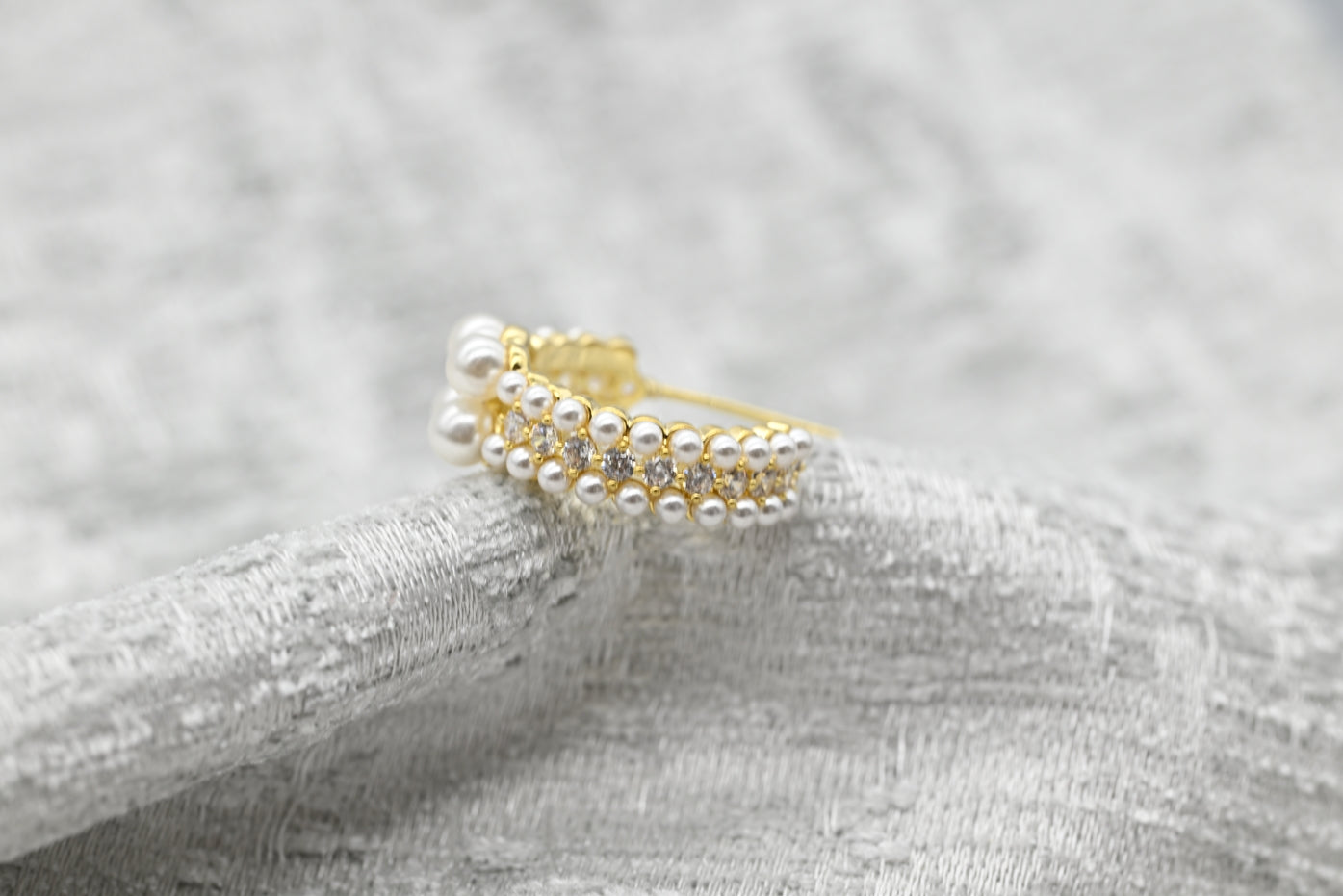 Chic Gold-Tone Pearl Cluster Earings