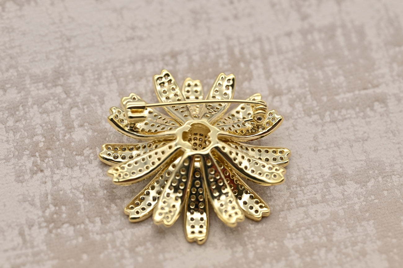 Golden Daisy Brooch