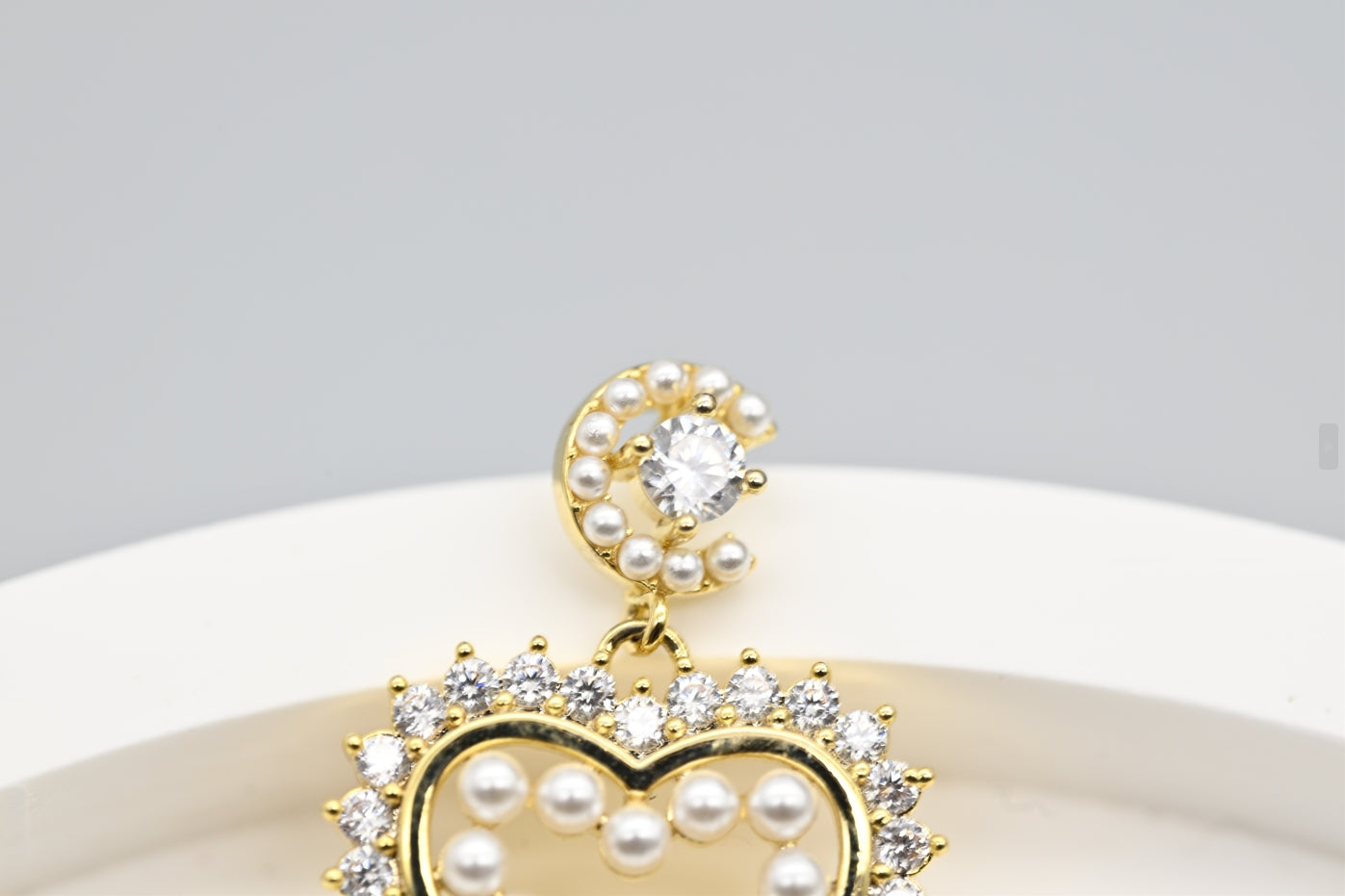 Romantic Gold-Tone Heart Earrings with Pearls and Crystals