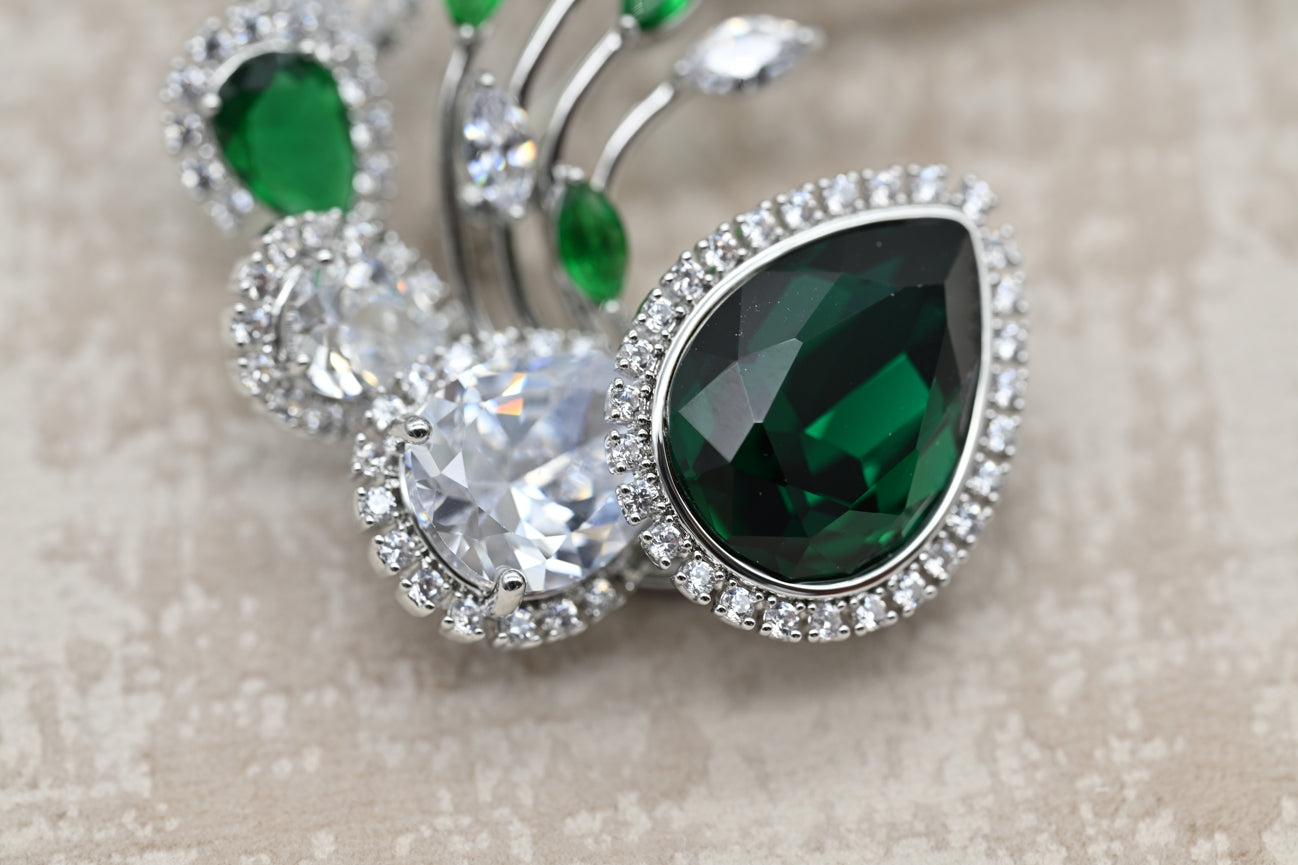 Elegant Emerald and Diamond Cluster Brooch