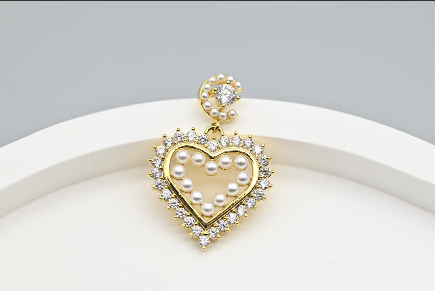Romantic Gold-Tone Heart Earrings with Pearls and Crystals