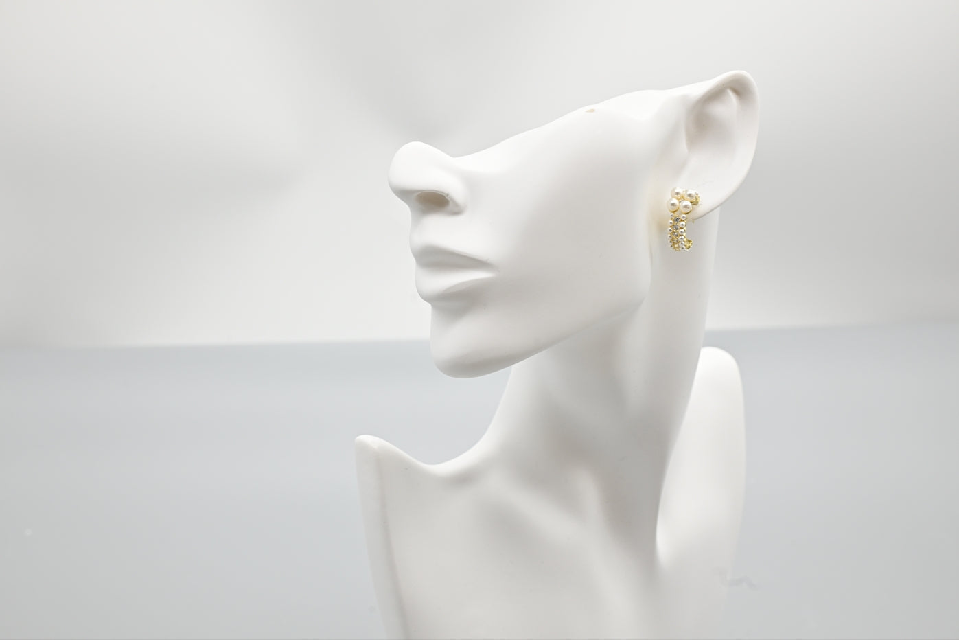 Chic Gold-Tone Pearl Cluster Earings